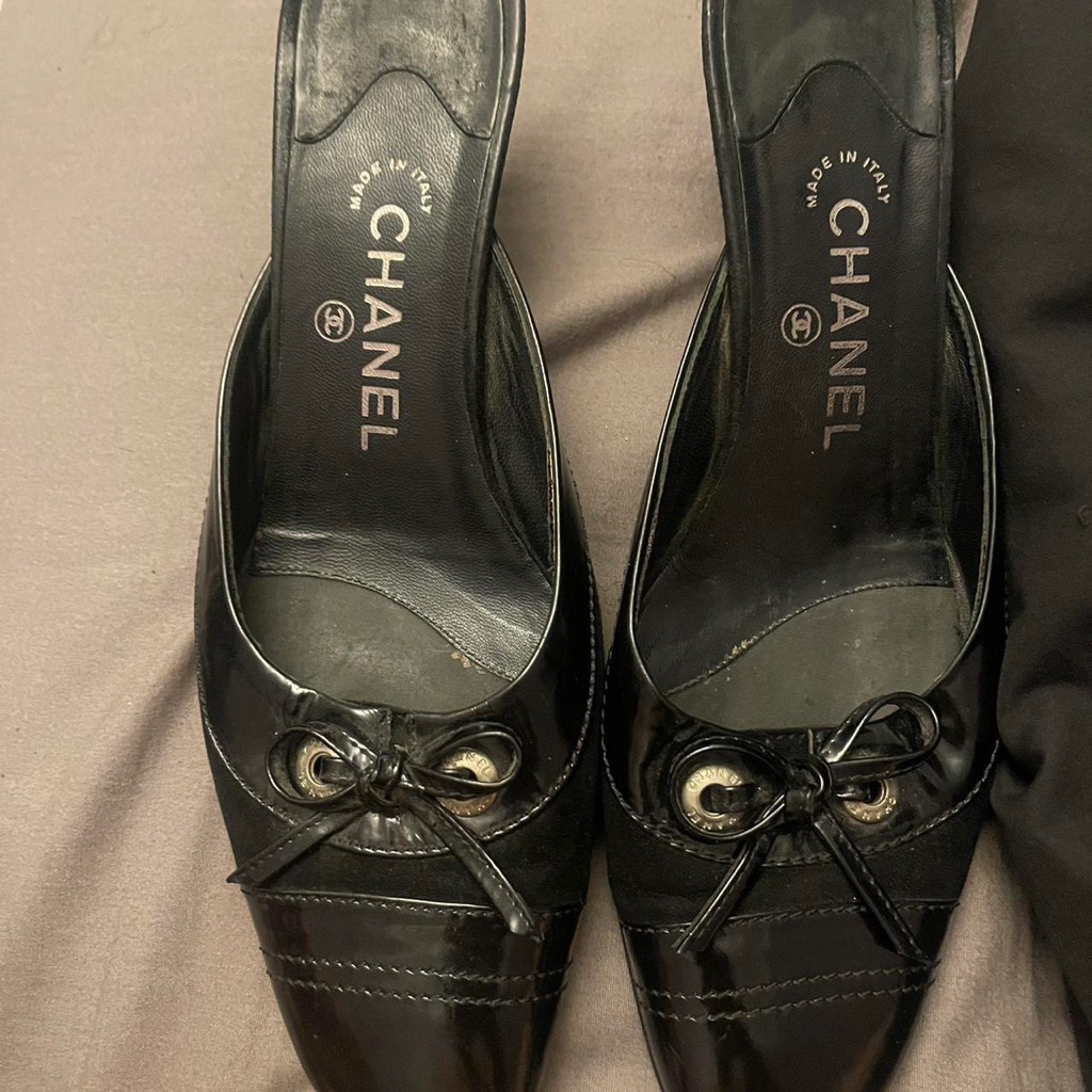 Vintage Black Chanel Kitten Heels